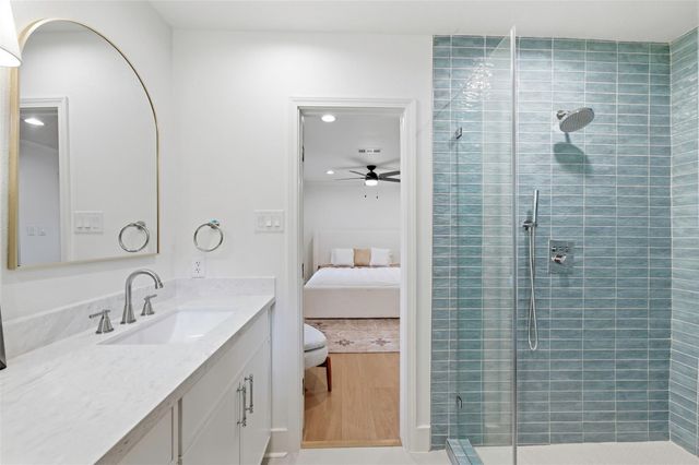 2210 Wakefield Drive, Houston, TX 77018