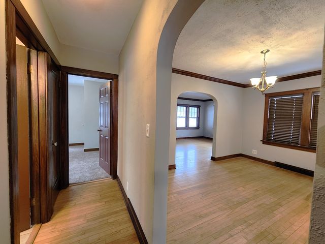 365 Vandalia Street, Elgin, IL 60123