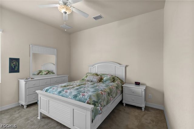 1935 SE 26th ST, Cape Coral, FL 33904