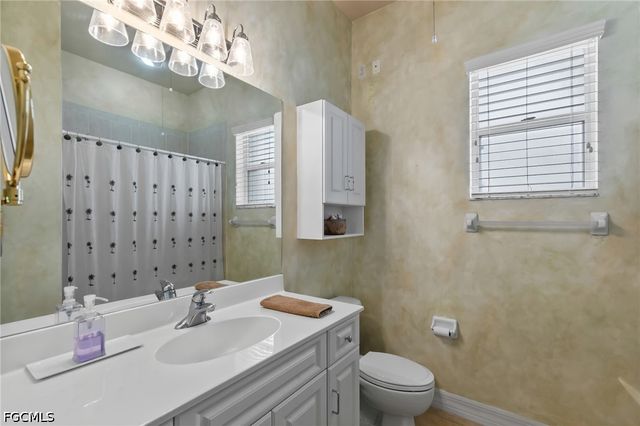 1935 SE 26th ST, Cape Coral, FL 33904