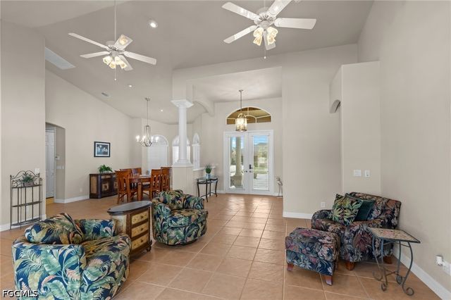1935 SE 26th ST, Cape Coral, FL 33904