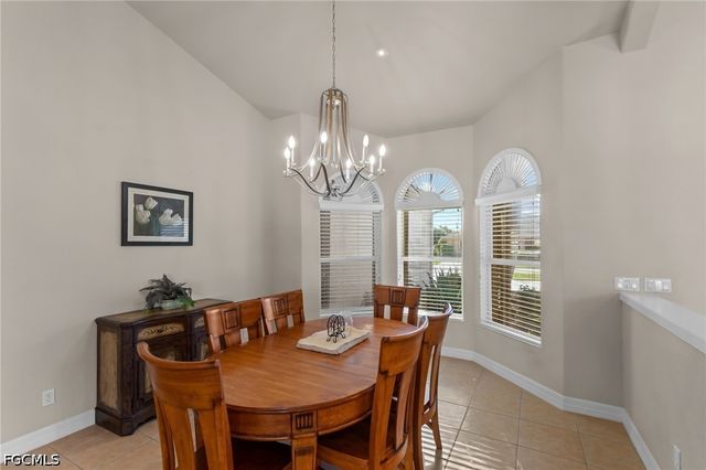 1935 SE 26th ST, Cape Coral, FL 33904
