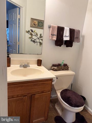2572 ENTERPRISE PL, Waldorf, MD 20601