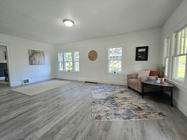 2933 Leahy Street, Muskegon Heights, MI 49444