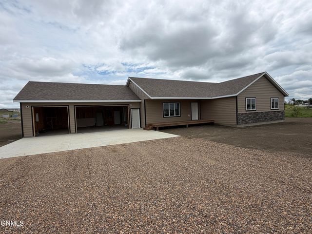 3234 125n Avenue NW, Watford City, ND 58854 property photo