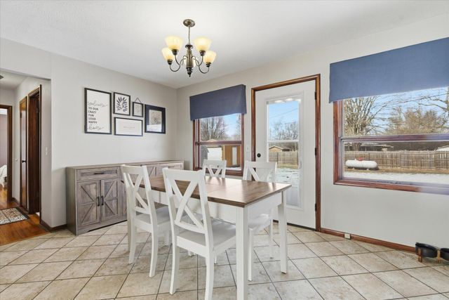 815 Carlton Avenue, Mountain Grove, MO 65711