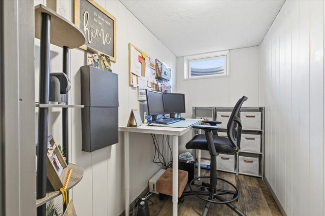 815 Carlton Avenue, Mountain Grove, MO 65711