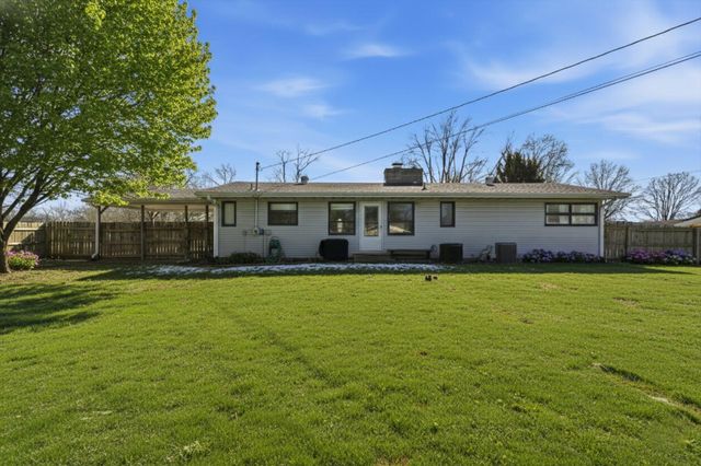 815 Carlton Avenue, Mountain Grove, MO 65711