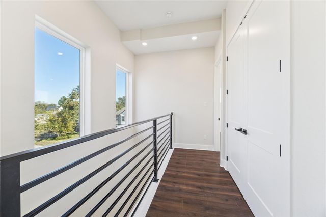 1525 Caywood Lane E, Houston, TX 77055