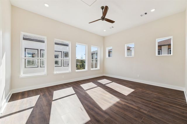 1525 Caywood Lane E, Houston, TX 77055