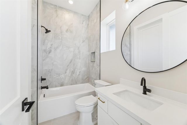 1525 Caywood Lane E, Houston, TX 77055