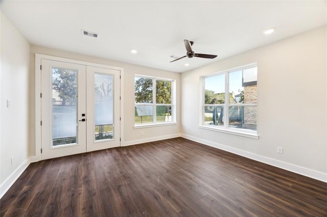 1525 Caywood Lane E, Houston, TX 77055