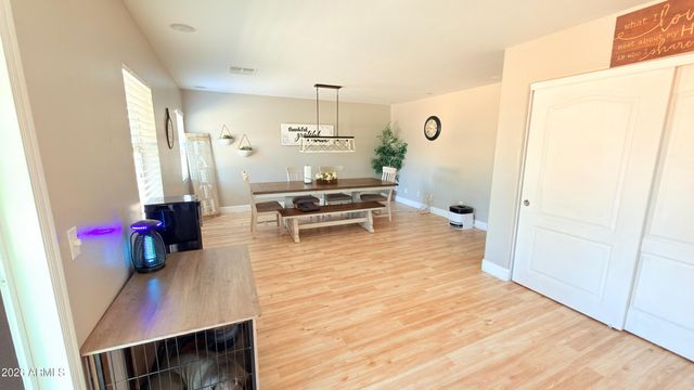 4050 E SILVERBELL Road, San Tan Valley, AZ 85143