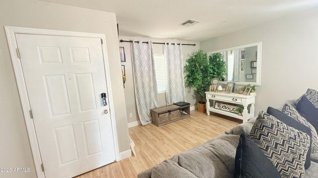 4050 E SILVERBELL Road, San Tan Valley, AZ 85143