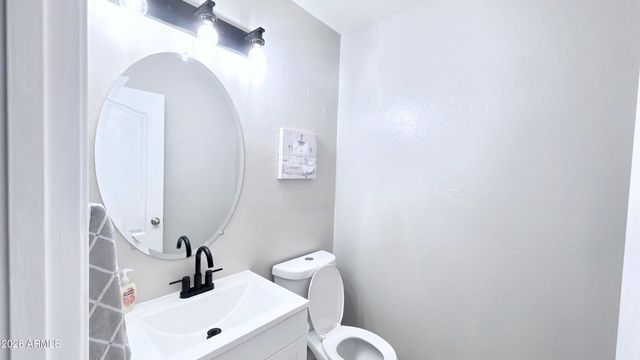 4050 E SILVERBELL Road, San Tan Valley, AZ 85143