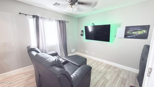 4050 E SILVERBELL Road, San Tan Valley, AZ 85143
