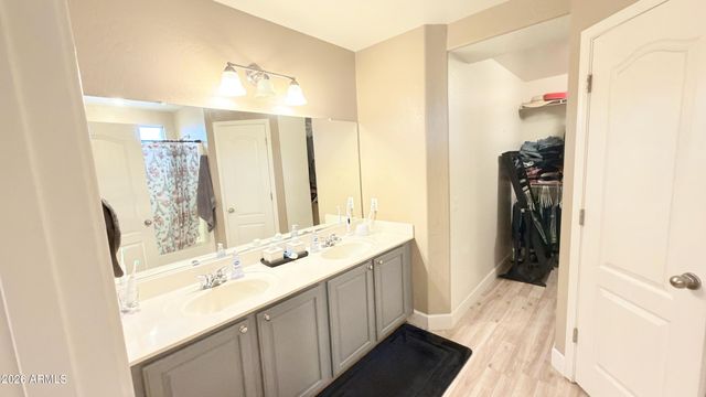 4050 E SILVERBELL Road, San Tan Valley, AZ 85143