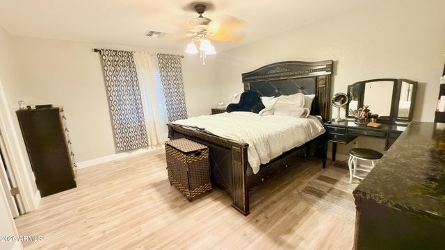 4050 E SILVERBELL Road, San Tan Valley, AZ 85143