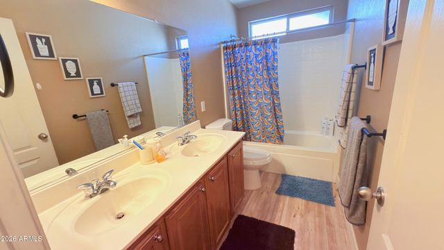 4050 E SILVERBELL Road, San Tan Valley, AZ 85143
