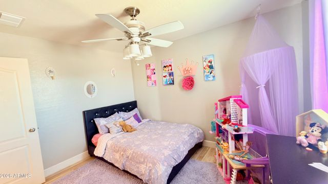 4050 E SILVERBELL Road, San Tan Valley, AZ 85143