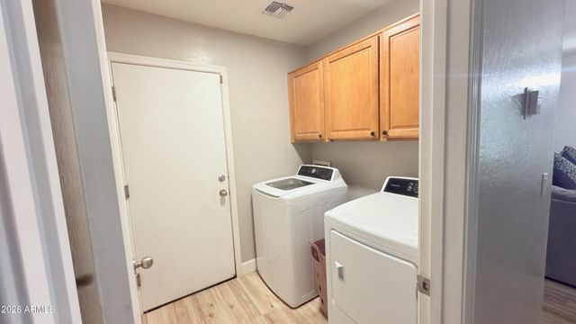 4050 E SILVERBELL Road, San Tan Valley, AZ 85143