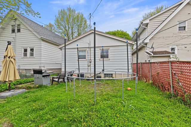 2108 72nd STREET, West Allis, WI 53219