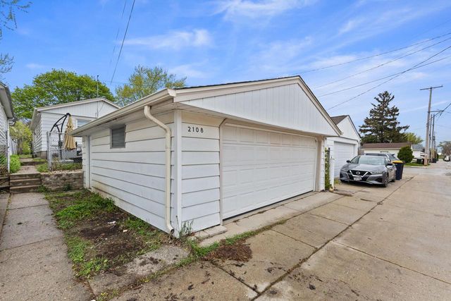 2108 72nd STREET, West Allis, WI 53219