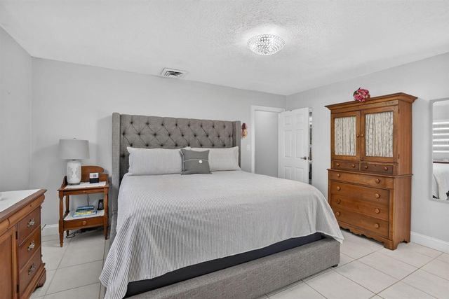 1851 NW 106TH Avenue, Pembroke Pines, FL 33026