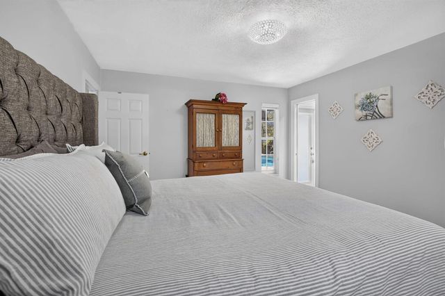 1851 NW 106TH Avenue, Pembroke Pines, FL 33026