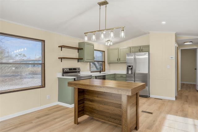 821 Flamingo Road, Granbury, TX 76049