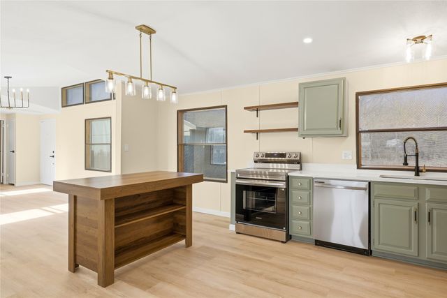 821 Flamingo Road, Granbury, TX 76049