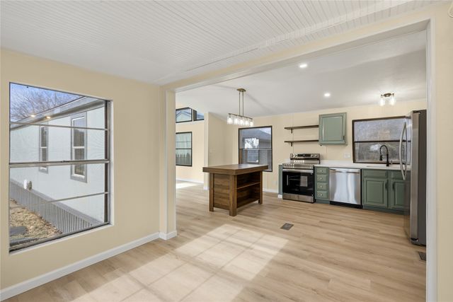 821 Flamingo Road, Granbury, TX 76049