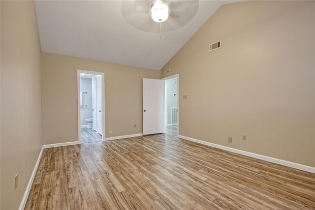 17163 Beaver Springs Drive 14, Houston, TX 77090