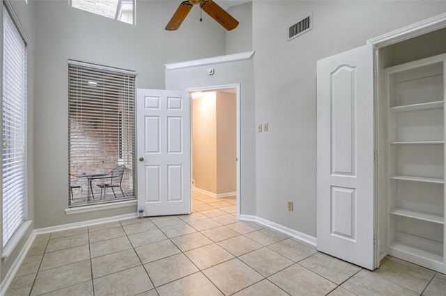 17163 Beaver Springs Drive 14, Houston, TX 77090