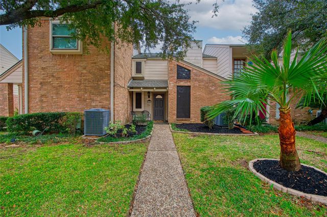 17163 Beaver Springs Drive 14, Houston, TX 77090