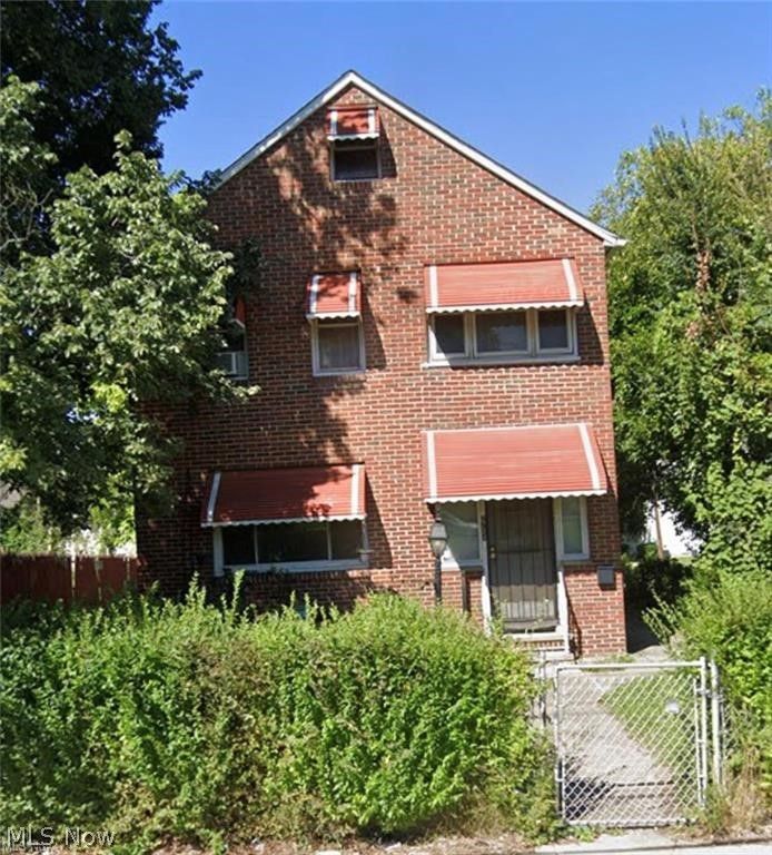 2724 Woodhill Road, Cleveland, OH 44104
