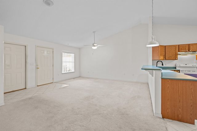 25 Rainstone Ln, Palm Coast, FL 32164