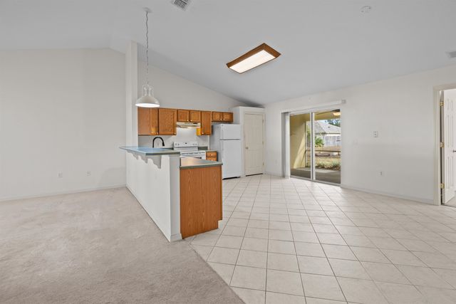 25 Rainstone Ln, Palm Coast, FL 32164