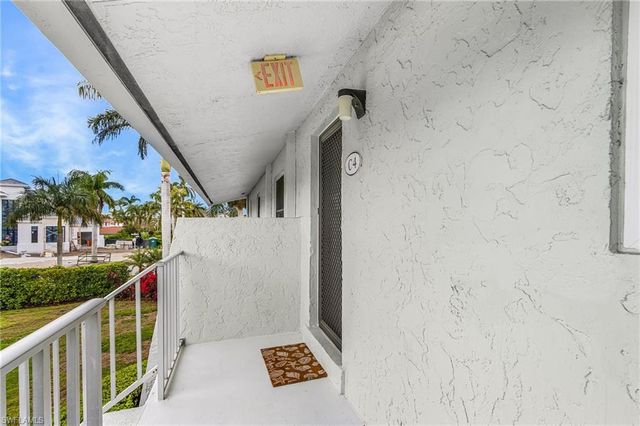 4126 Belair LN C4, Naples, FL 34103