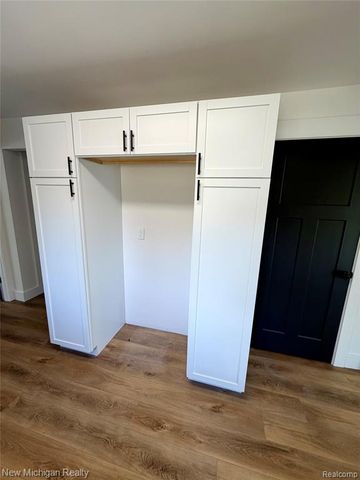 5184 W Carpenter Road, Flint, MI 48504