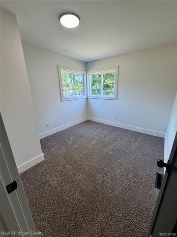 5184 W Carpenter Road, Flint, MI 48504