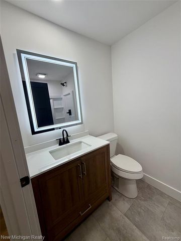 5184 W Carpenter Road, Flint, MI 48504