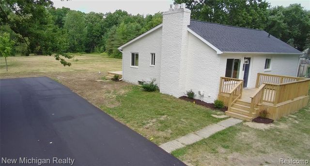 5184 W Carpenter Road, Flint, MI 48504