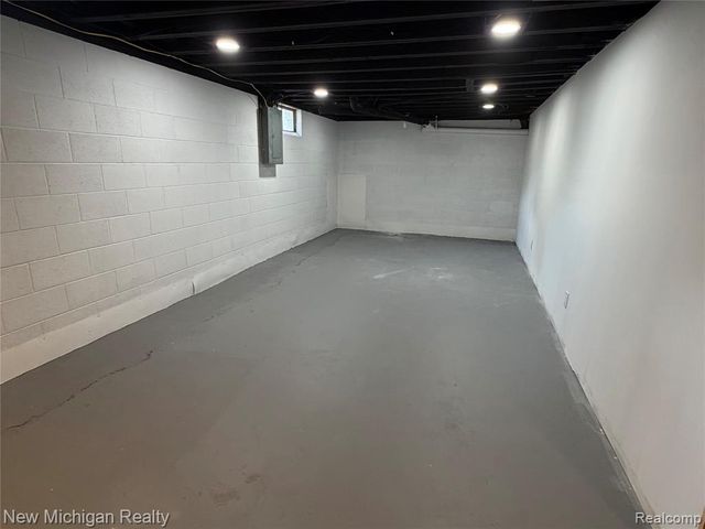 5184 W Carpenter Road, Flint, MI 48504