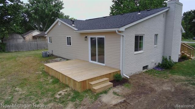 5184 W Carpenter Road, Flint, MI 48504