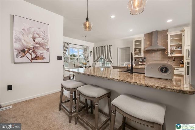 1043 LISA LN, Easton, PA 18045