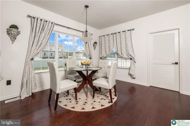 1043 LISA LN, Easton, PA 18045