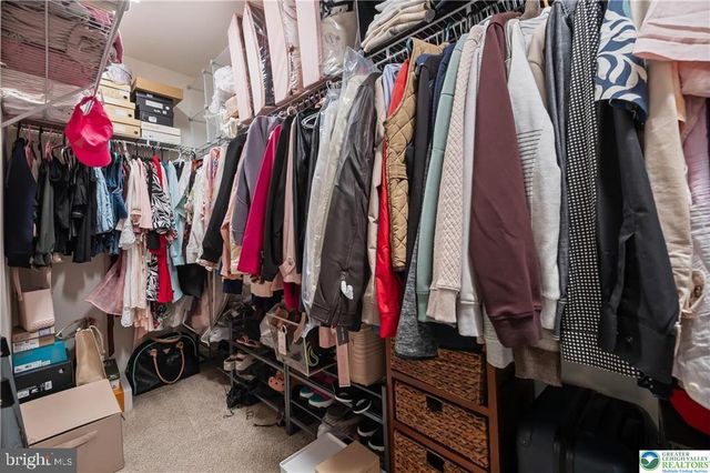 1043 LISA LN, Easton, PA 18045