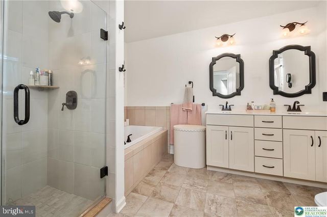 1043 LISA LN, Easton, PA 18045