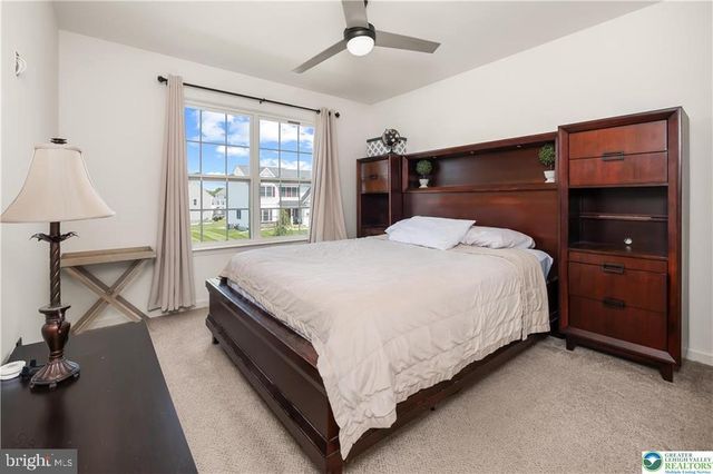 1043 LISA LN, Easton, PA 18045